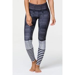 Onzie Graphic Legging